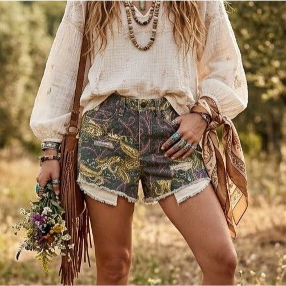 We the Free People Vintage HighRise Paisley Patchwork Shorts CURVY 29 Boho Fall